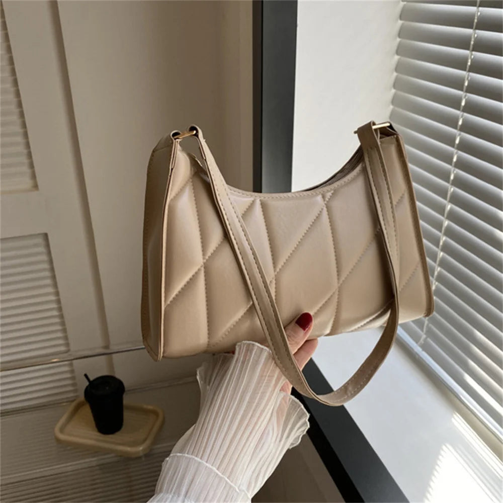 Elegant Saddle Purse