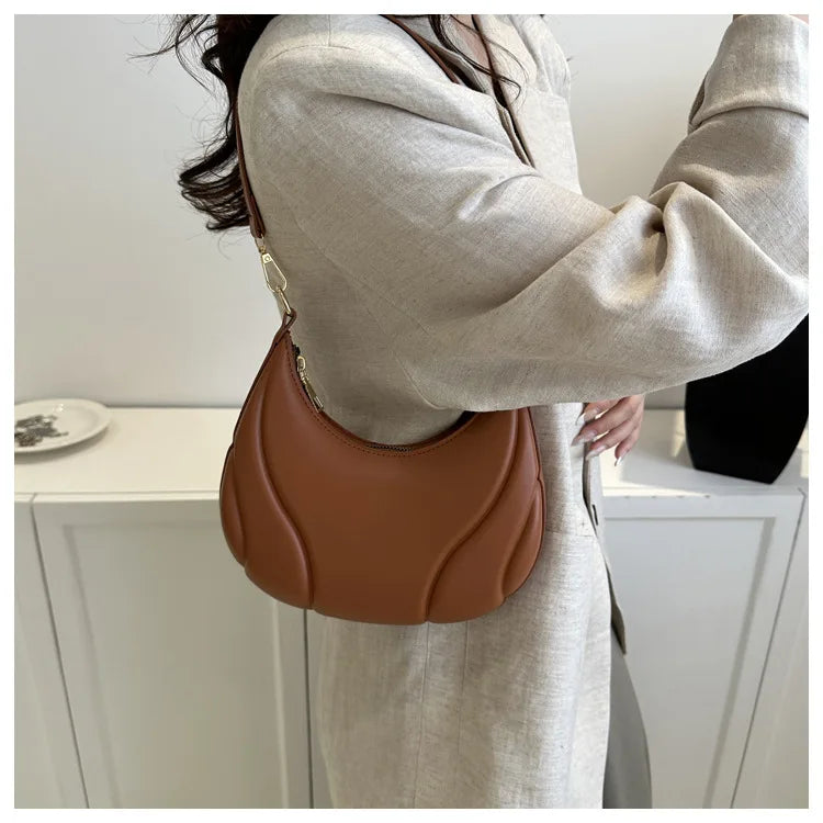 Elegant Saddle Purse